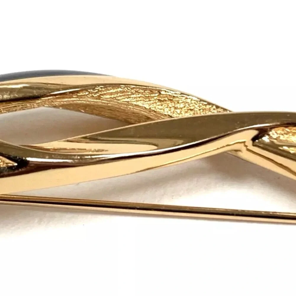 Vintage Christian Dior Pave
Swarovski Black Enamel
Double Wave Abstract Brooch - Picture 8 of 11